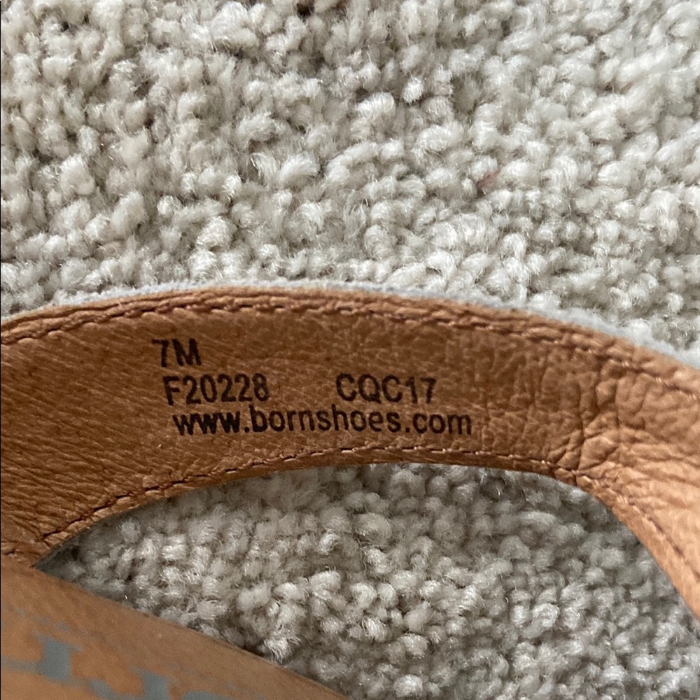 BORN Gray Sandals - Picture 4 of 6